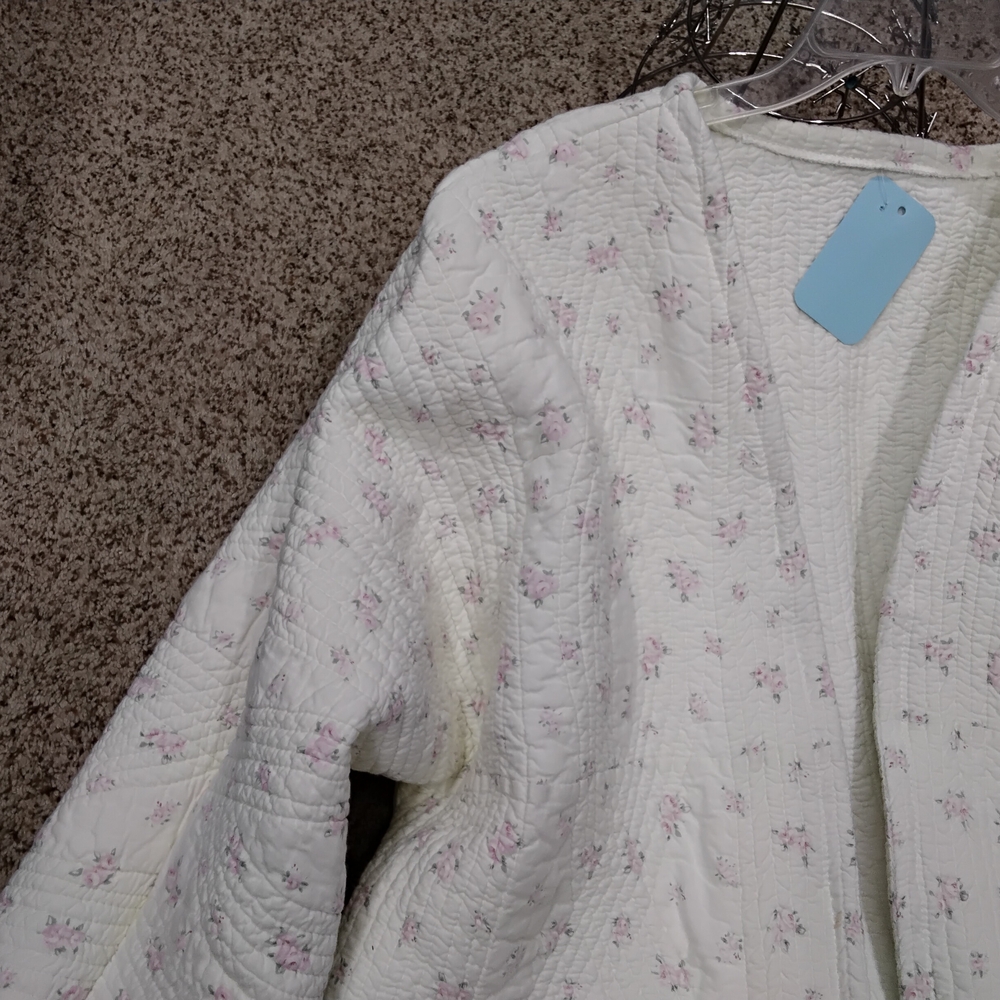 3822 Size 2X Women's Upcycled Quilted Cream Coat, Made from a Quilt. - Picture 4 of 7